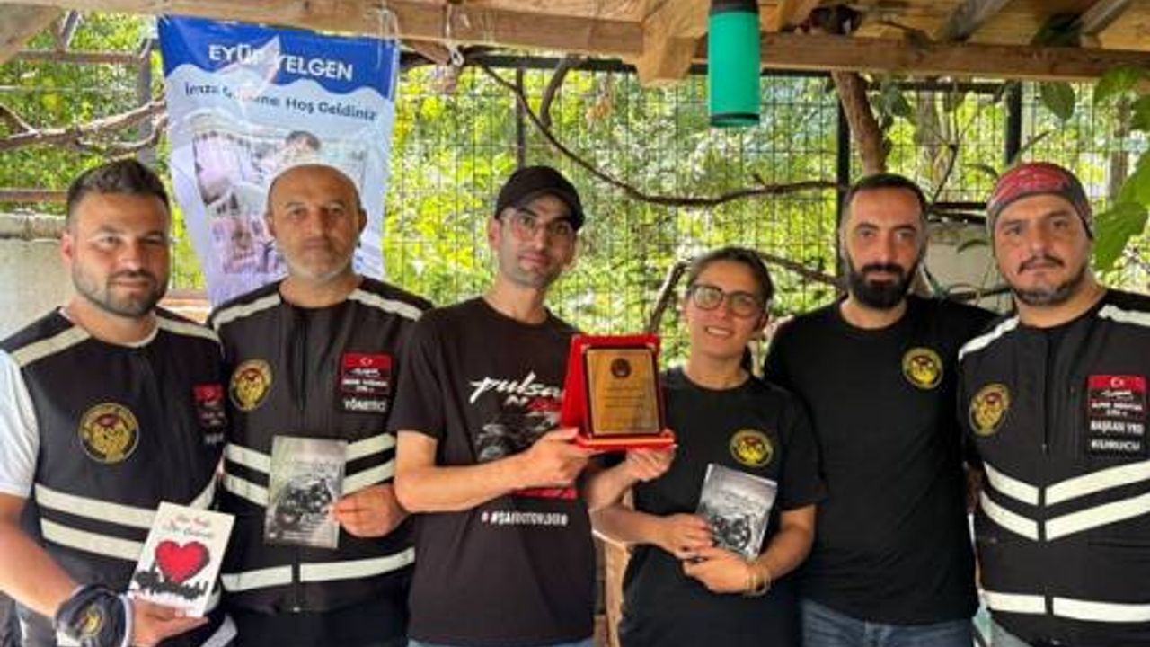 Muhteşem Bir İmza Günü: Eyüp Yelgen’e Yoğun İlgi ve 7. Ödül Gururu