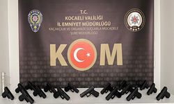 Kocaeli'de durdurulan araçta zulalanmış 17 tabanca ele geçirildi!