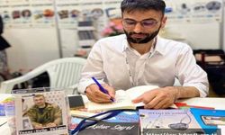 Darıcalı Yazar Eyüp Yelgen'den Çocuklar İçin Anlamlı İmza Günü