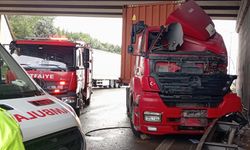 TEM Otoyolu’nda Feci Kaza: Sürücü TIR’ın Altında Kalarak Hayatını Kaybetti