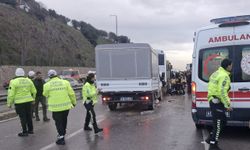 Dilovası D-100’de Zincirleme Kaza: Personel Servisi Tıra Çarptı, 7 Yaralı