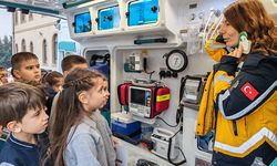 112'DEN MİNİK YAĞMUR VE ARKADAŞLARINA KARNE HEDİYESİ