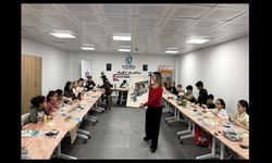 Atık malzemeleri sanata dönüştürdüler