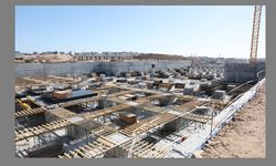 Çayırova Devlet Hastanesi’nde  deprem izolatörleri monte ediliyor