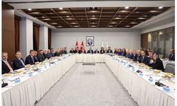 AK Parti Genel Merkezi’nde yerel yönetimler istişaresi