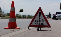 Çayırova’da Servis Minibüsü ile Otomobil Çarpıştı: 11 Yaralı