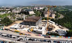 KOÜ Umuttepe Cami ve Otoparkı hızla yükseliyor