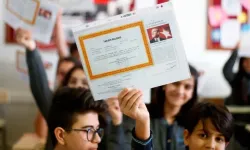 MEB 2026-2027 eğitim takvimini açıkladı: Karne ve tatil tarihleri belli oldu