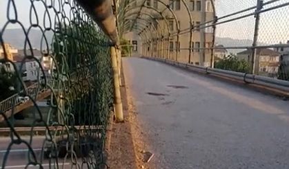 Üst geçitte yürürken vuruldu!