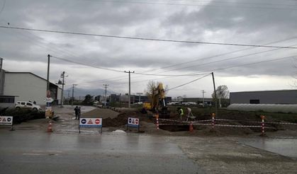 Başiskele Ali İslam Caddesi’nde yağmursuyu hattı sürüyor
