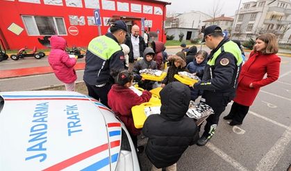 Depremzede çocuklar Başiskele Çocuk Trafik Eğitim Parkı’nda