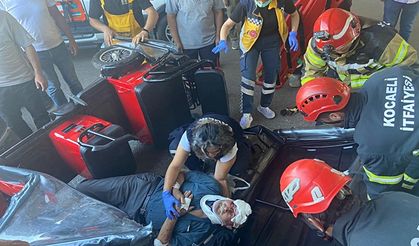 Otomobille çarpışan elektrikli motosikletteki çift, ağır yaralandı