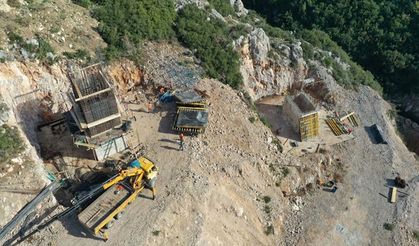 Dilovası Hastane yolunda köprü ayakları yükseliyor