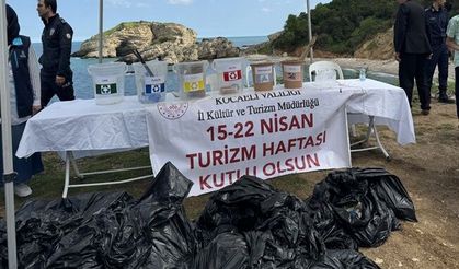 Sardala Koyu’ndan 30 poşet atık toplandı