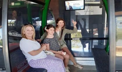 Karnesini alan teleferiğe koştu