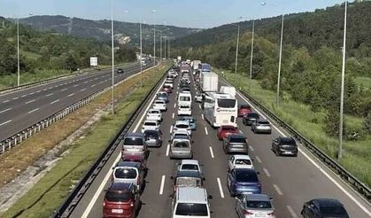 Kocaeli Valiliği duyurdu: TEM Otoyolu İstanbul-Ankara yönü trafiğe kapatıldı!