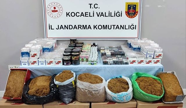 Gölcük'te 11 bin 820 dolu makaron ele geçirildi