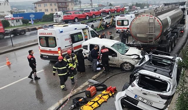 Dilovası E5'te Feci Kaza!