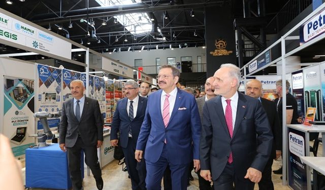 Hisarcıklıoğlu’dan Bilişim Fuarı’na tam not