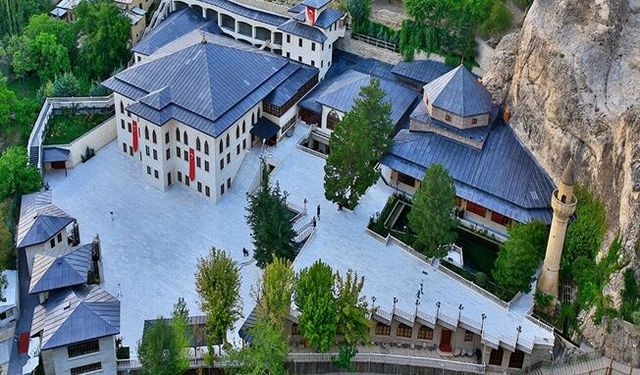 Somuncu Baba Camii Ve Türbesi 