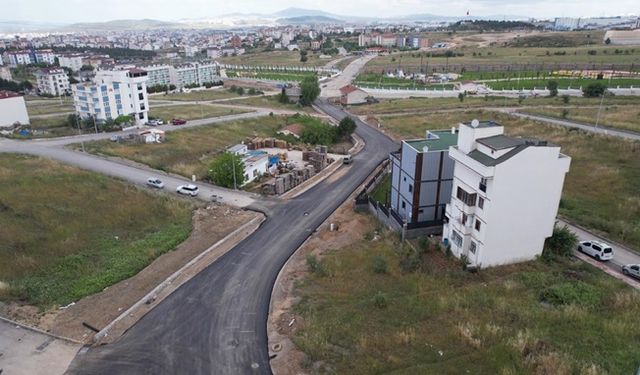 Çayırova Millet Bahçesi’nin çevre yolları asfaltlanıyor
