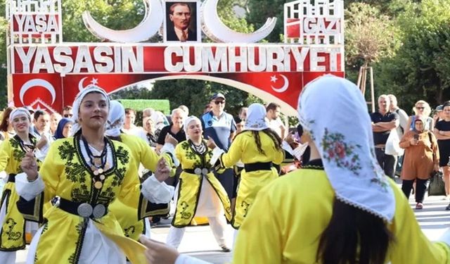 İzmit’te üç ülkenin halk danslarıyla unutulmaz gösteri