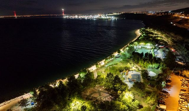 Tavşancıl Sahil Parkı gündüz başka gece başka güzel