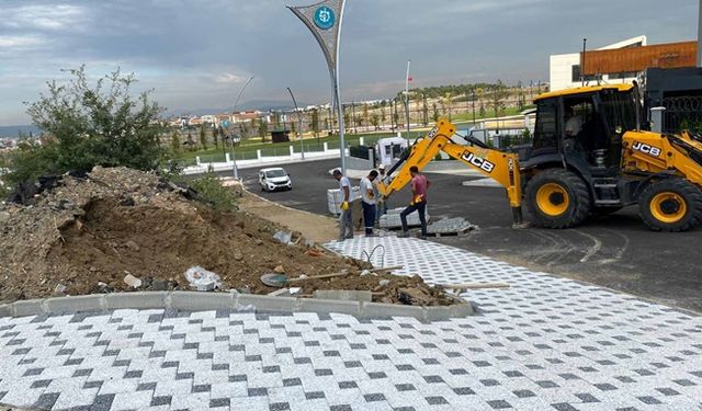Çayırova Millet Bahçesine çevre yolu ve aydınlatma