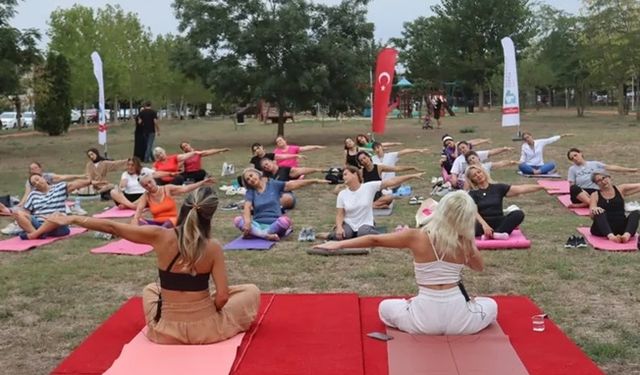 İzmitliler yoga ile 'Nefes Al'dı