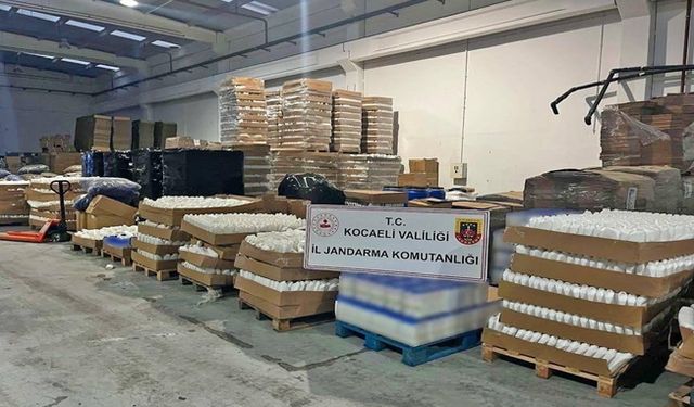 Dilovası’nda baskında 100 bin adet sahte şampuan ele geçirildi
