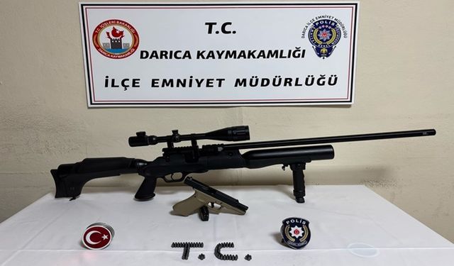 Darıca’da 19 Yaşındaki Şahıs Silahlarla Yakalandı