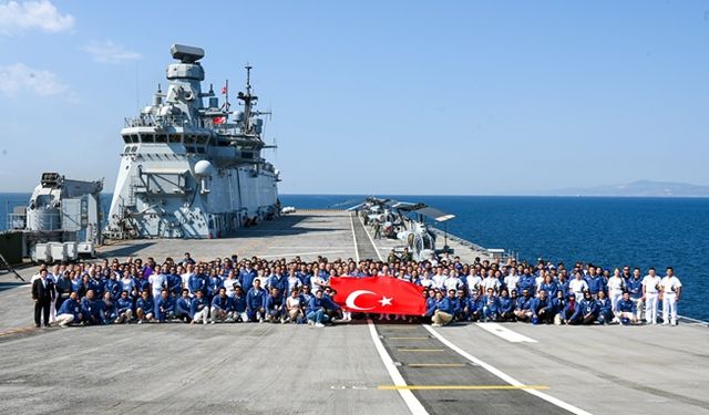 TCG Anadolu, ‘Mavi Vatan Boğaz Geçişi’ İçin Demir Aldı!