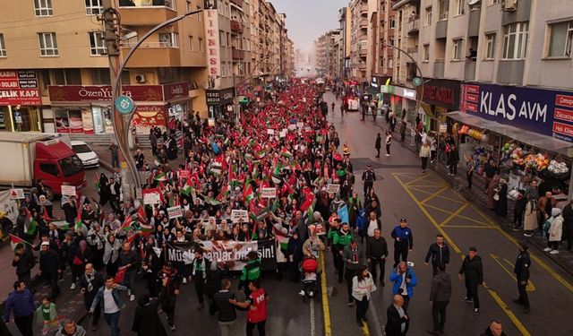 Gebze’de Binlerce Vicdan Gazze İçin Sokaklarda Buluştu