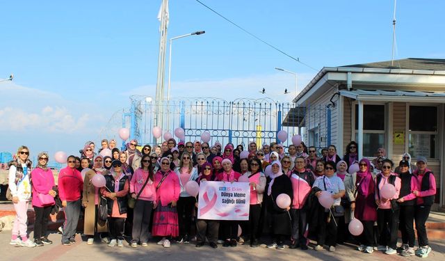 Meme kanserine “pembe kurdele” ile dikkat çektiler