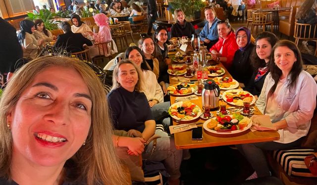 YouTube’da Büyük İlgi Gören Klip: "Sevdan Olmasa" ile Öğretmenlik Onurlandırıldı