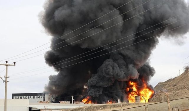 Kırıkkale OSB’de kimyasal fabrikada büyük yangın