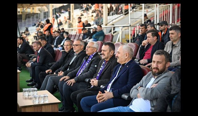 Vali Aktaş, Gebzespor – Adanaspor Karşılaşmasını İzledi