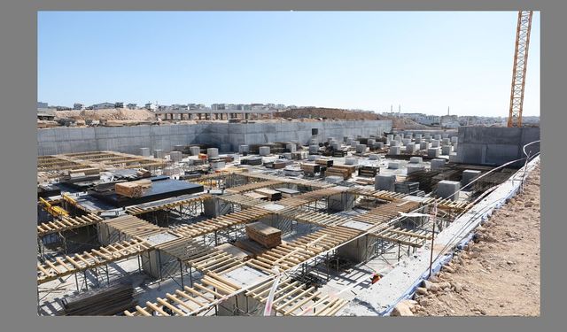 Çayırova Devlet Hastanesi’nde  deprem izolatörleri monte ediliyor