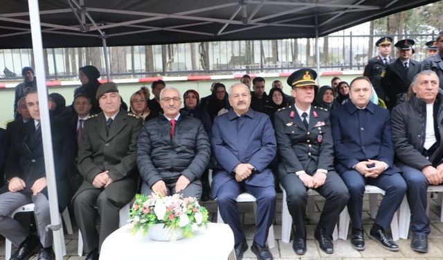 Gebze’de 18 Mart’ta Duygusal Anma: Şehitler Dualar ve Karanfillerle Anıldı