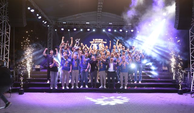 Şampiyon takım, şampiyon taraftarıyla buluştu