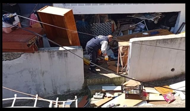 İzmit'te belediyeden çöp eve müdahale