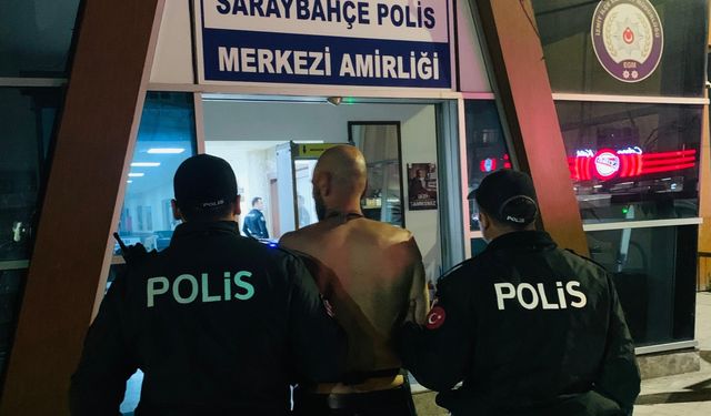 Kocaeli’de uyuşturucu operasyonu: Evden uyuşturucu, silah ve kılıç çıktı