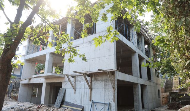 Özgürlük Mahallesi’nin yeni bilgi evi  ve aile sağlığı merkezi yükseliyor