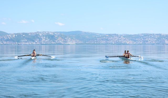 Büyükşehir’in genç kürekçileri başarıya koşuyor