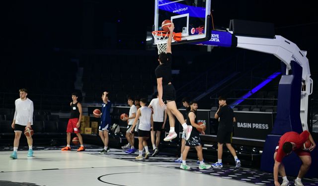 Çayırova’da, geleceğin basketbolcuları seçmelerde ter döktü