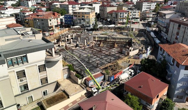 Dilovası Kent Meydanı hız kazandı