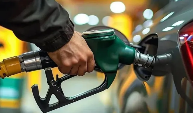 Benzine dev indirim kapıda
