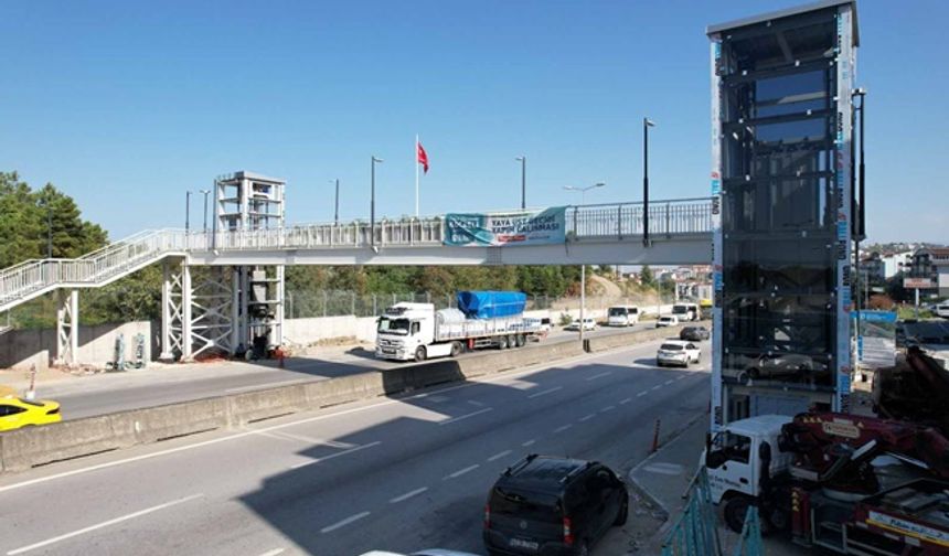 Sezai Karakoç üstgeçidinin asansör kuleleri tamam