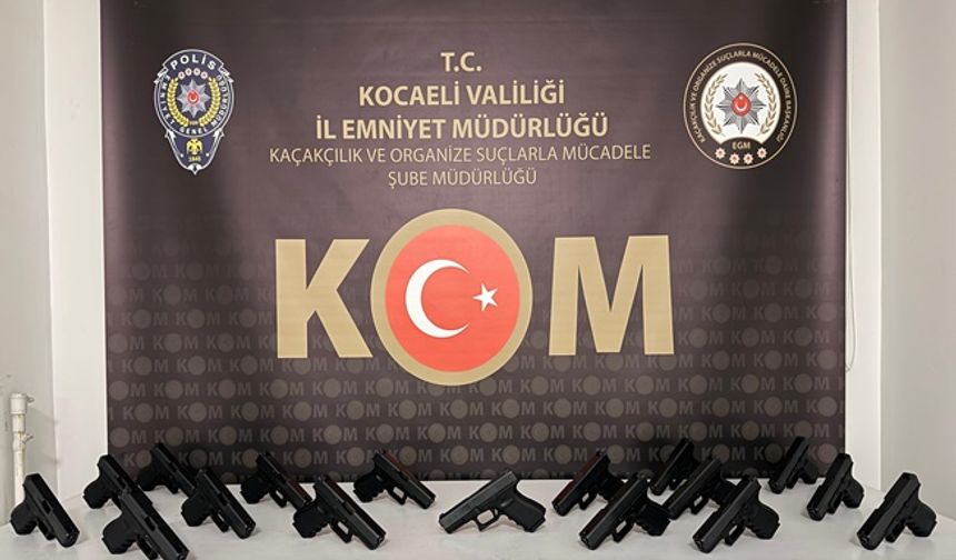 Kocaeli'de durdurulan araçta zulalanmış 17 tabanca ele geçirildi!