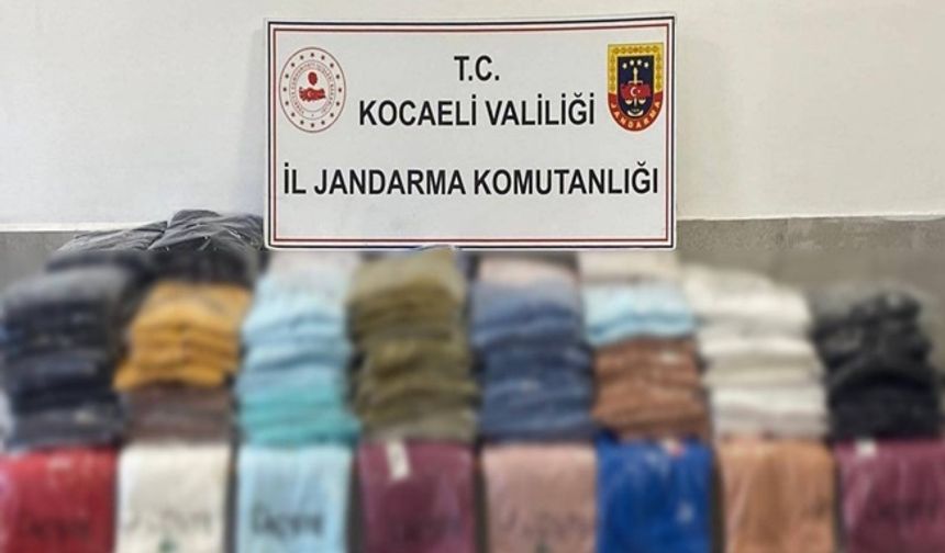 Ünlü markalara ait sahte giyim malzemesi ele geçirildi